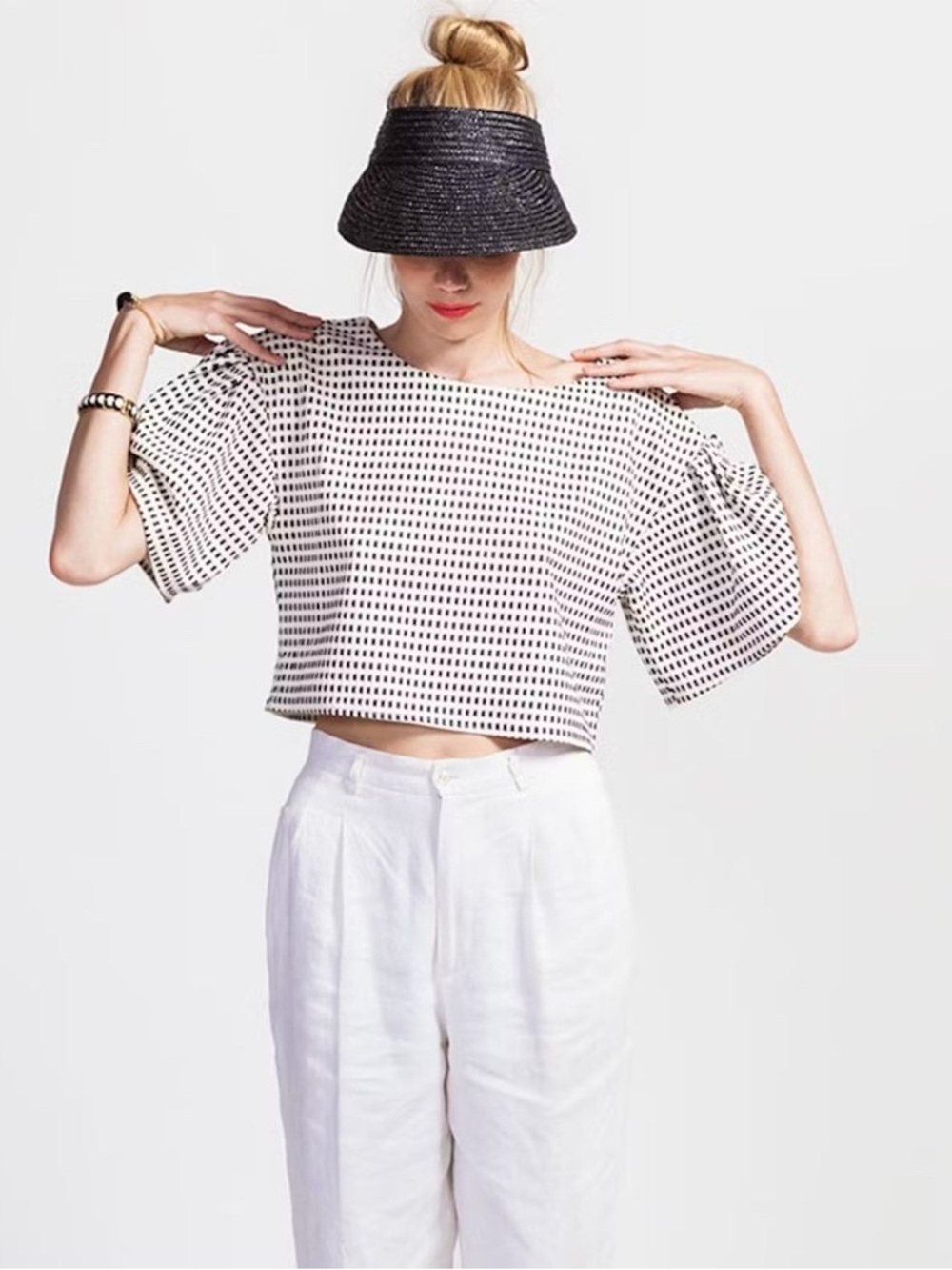J.O.A. Los Angeles Black & White Cropped Boxy Knit Top Ruffled Bell Sleeves Sz L
